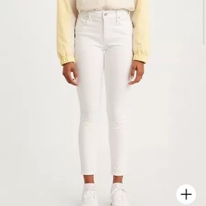 Levi’s 721 White High-Rise Skinny Jeans